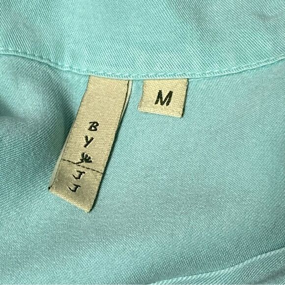 By JJ 100% Tencell Cyan 3/4 Roll Tab Sleeve Button Up Shirt Women's Size Medium - Picture 2 of 16
